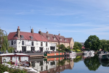 Cutter Inn overlooking River Great Ouse